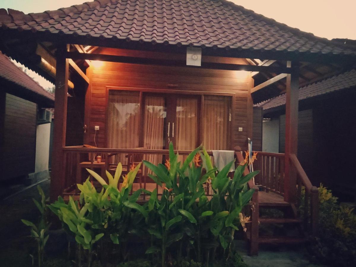 Svaha Nusa Guest House Nusa Lembongan  Bagian luar foto